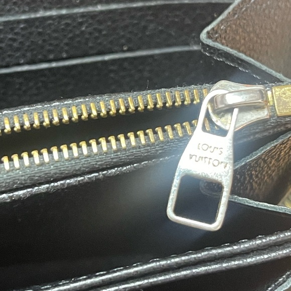 - Louis Vuitton Monogram Wallet - Picture 4 of 8